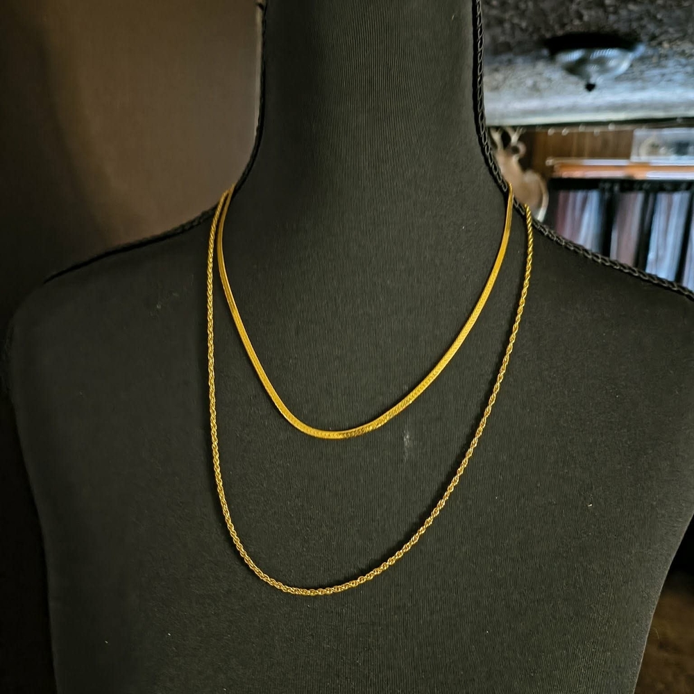 Avon Gold Tone Double Layer Necklace Set